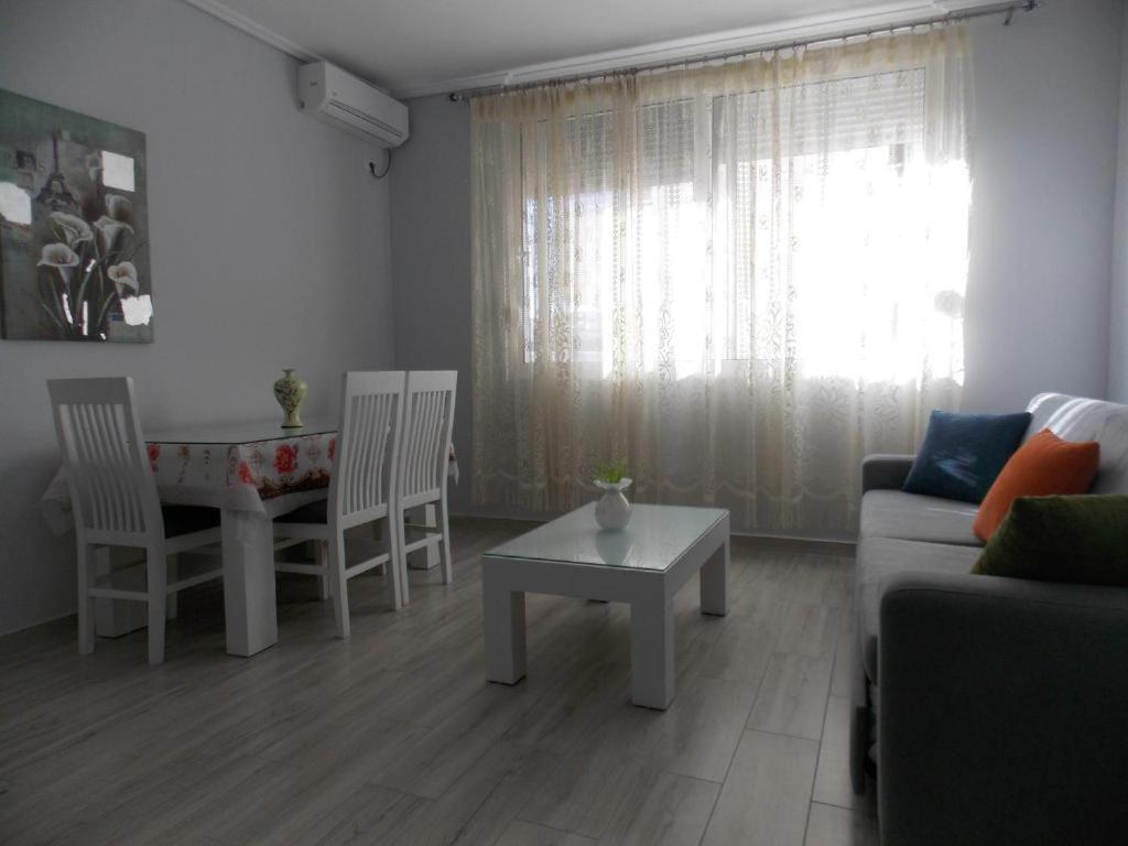 Coastline Apartments Sarande Exterior photo
