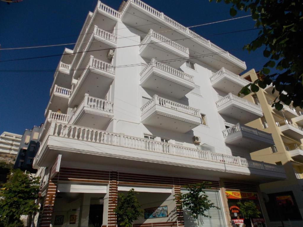 Coastline Apartments Sarande Exterior photo